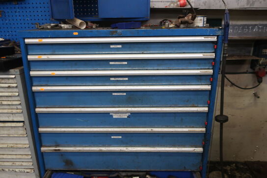 Stålskab uden indhold