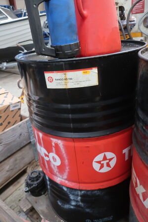 2 stk. tønder med olie RANDO HD 150