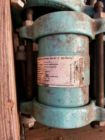 Palle med div. Varelager og reservedele