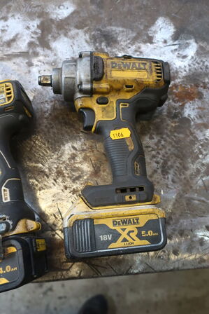 2 stk. akku håndværktøj DEWALT DCD796, DCF894H