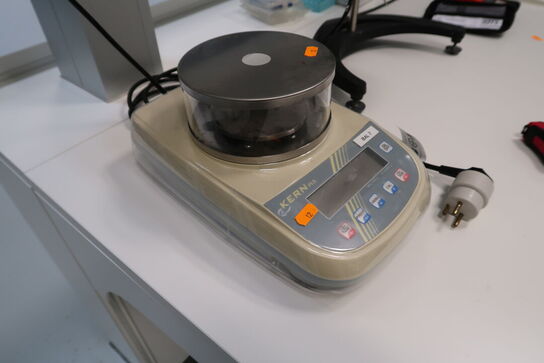 Laboratorievægt KERN PLS