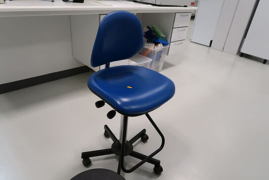 Elefandtfod samt arbejdsstol