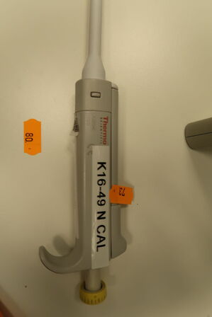 Stativ med 2 stk. pipetter THERMO SCIENTIFIC
