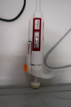 Stativ med 3 stk. pipetter THERMO SCIENTIFIC, EPPENDORF Research Plus