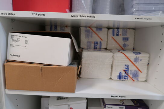 Div. Pipetter, syringes, micro plates, pcr plates m.m.