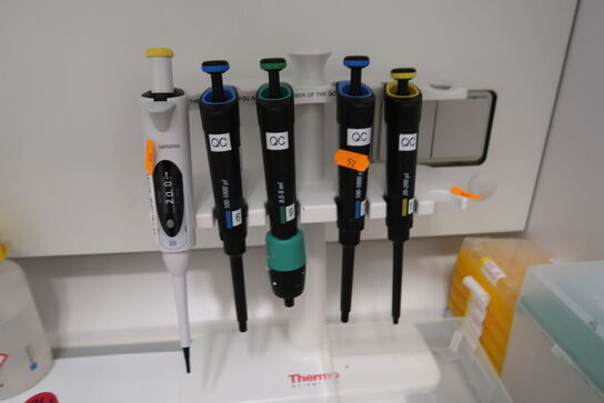Stativ med 5 stk. pipetter THERMO SCIENTIFIC