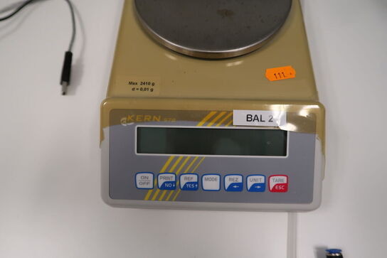 Laboratorievægt KERN 572-35