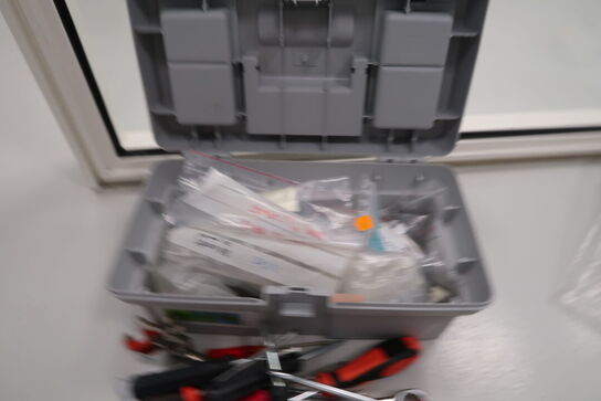 Div. Skruetrækkere samt værktøj