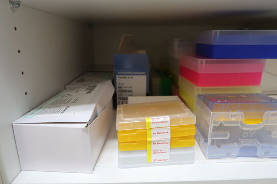 Div. Microplates, pipetter m.m.