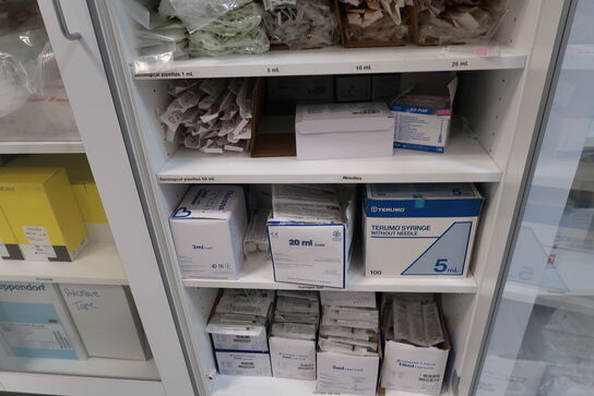 Div. Pipetter, syringes, micro plates, pcr plates m.m.