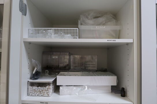 Div. Pipetter, microtubes, glass vials m.m.