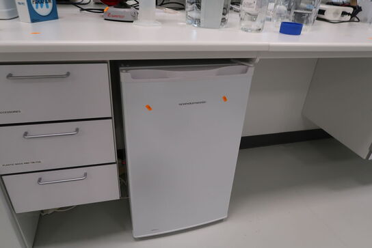 Køleskab SCANDOMESTIC uden indhold