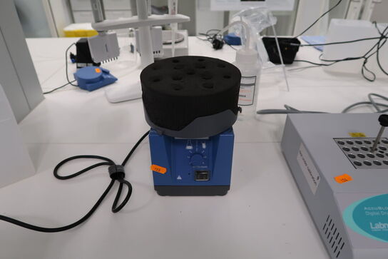 Vortex shaker IKA VORTEX GENIUS 3