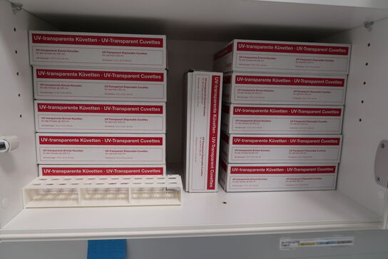 Div. Laboratorieudstyr i overskabe