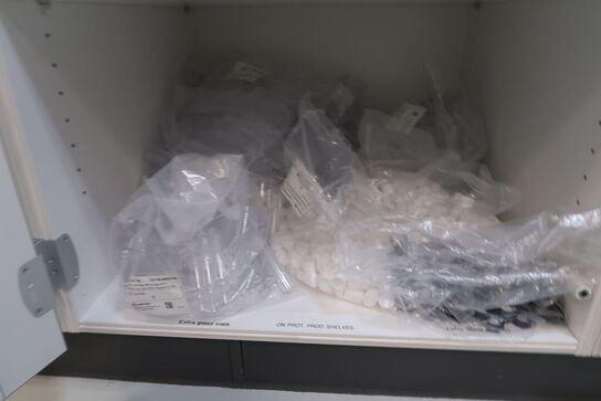 Div. Pipetter, microtubes, glass vials m.m.