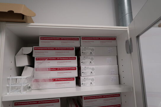 Div. Laboratorieudstyr i overskabe