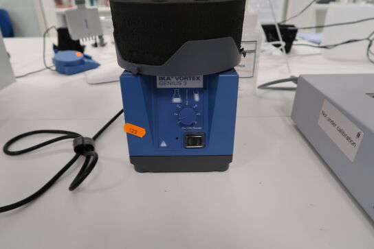 Vortex shaker IKA VORTEX GENIUS 3
