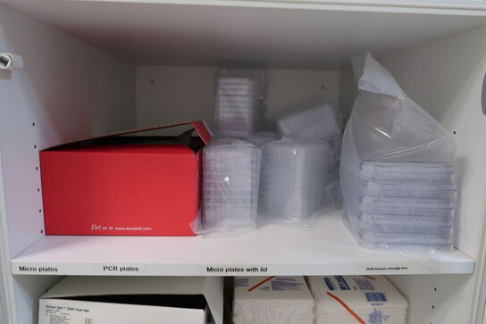 Div. Pipetter, syringes, micro plates, pcr plates m.m.