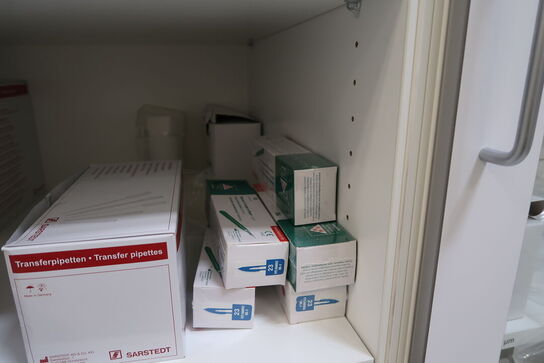 Div. Pipetter, microtubes, glass vials m.m.