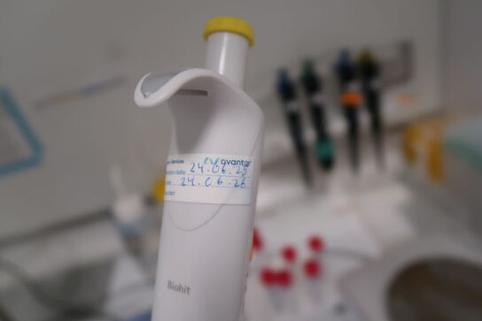 Stativ med 5 stk. pipetter THERMO SCIENTIFIC