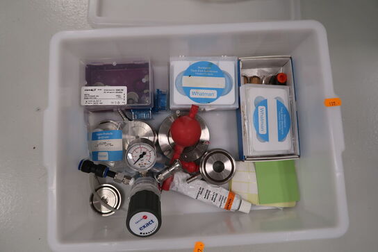 Kasse med div. Regulatorer SPECTRON EXACT m.m.