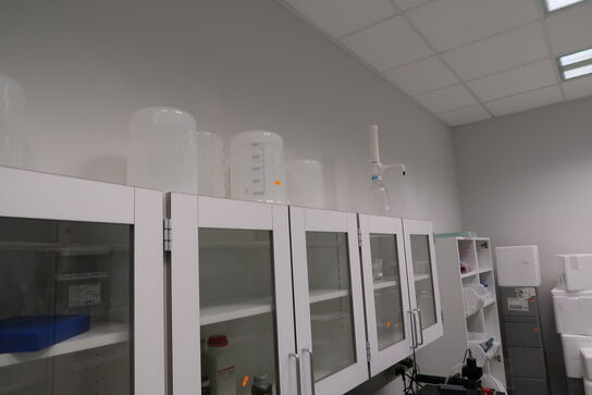 Mikroskop slides CORNING, glaskobler, plastikbægre m.m.