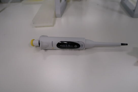 Stativ med 4 stk. pipetter SARTORIUS