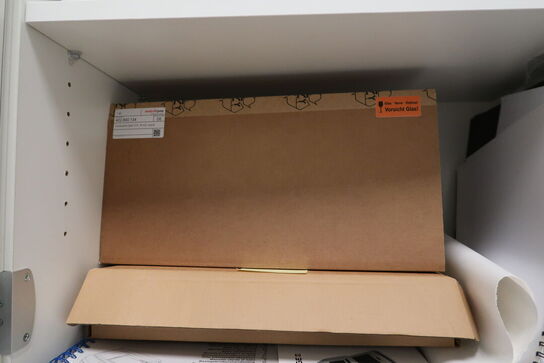 Div. Laboratorieudstyr i overskabe