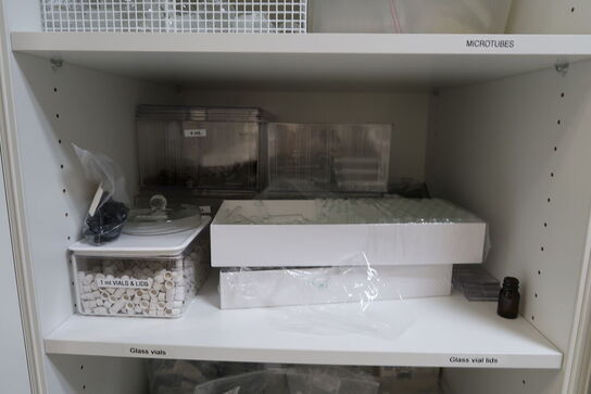 Div. Pipetter, microtubes, glass vials m.m.