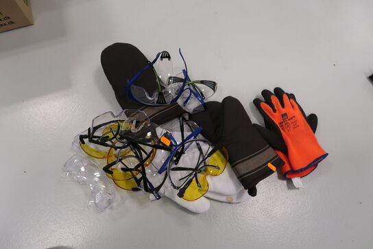 Div. Laboratoriesikkerhedsudstyr