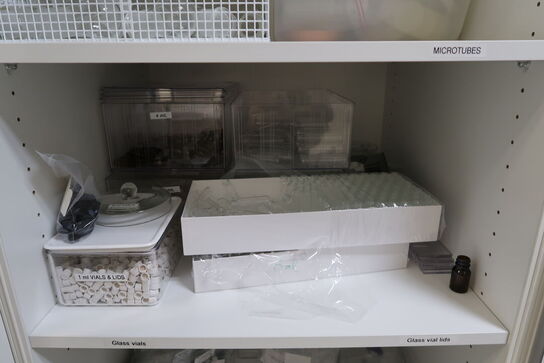 Div. Pipetter, microtubes, glass vials m.m.