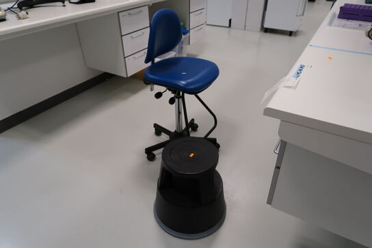 Elefandtfod samt arbejdsstol