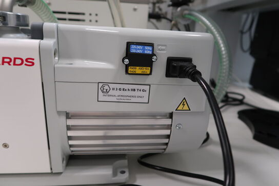 Vingevakuumpumpe EDWARDS RV3 med filter