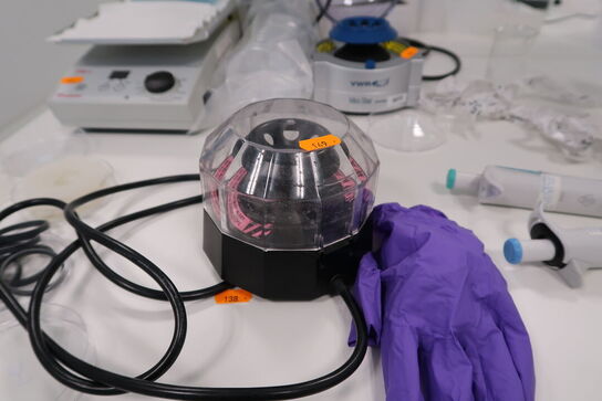 Mini centrifuge QUALITRON