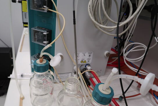 Bioreactor APPLIKON EZ-CONTROL med agitation motor APPLIKON P100E