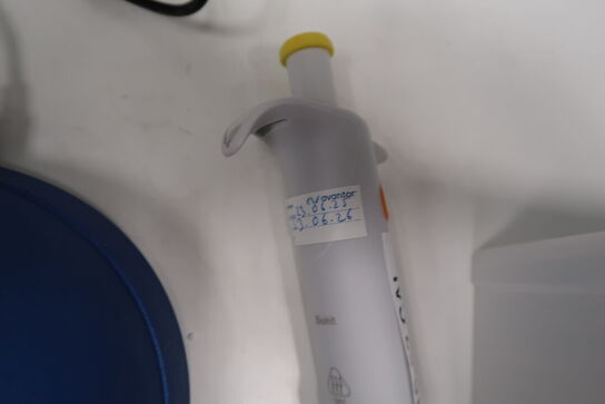 Stativ med 3 stk. pipetter THERMO SCIENTIFIC