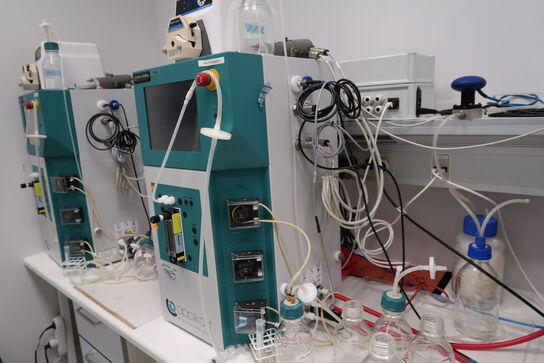 Bioreactor APPLIKON EZ-CONTROL med agitation motor APPLIKON P100E