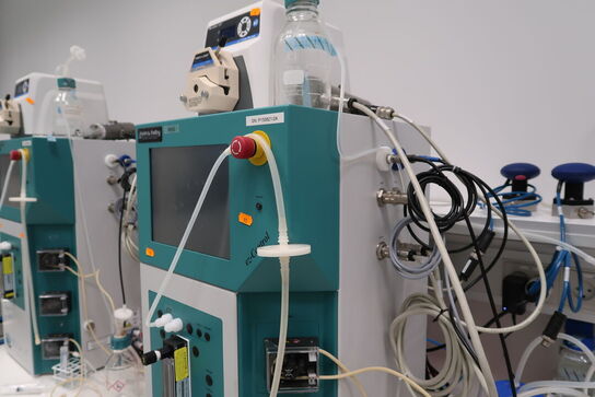 Bioreactor APPLIKON EZ-CONTROL med agitation motor APPLIKON P100E