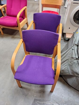 To stole med armlæn 