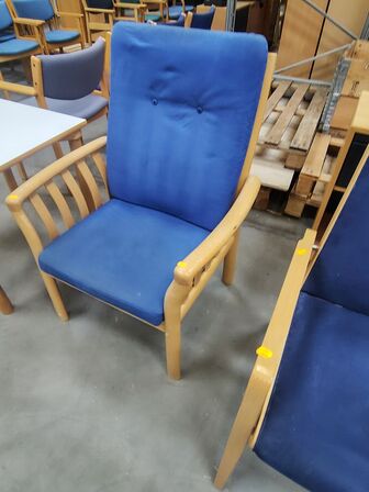 Stol med armlæn