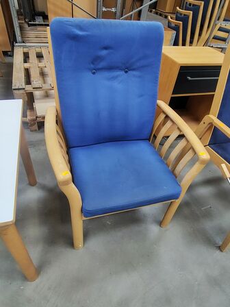 Stol med armlæn