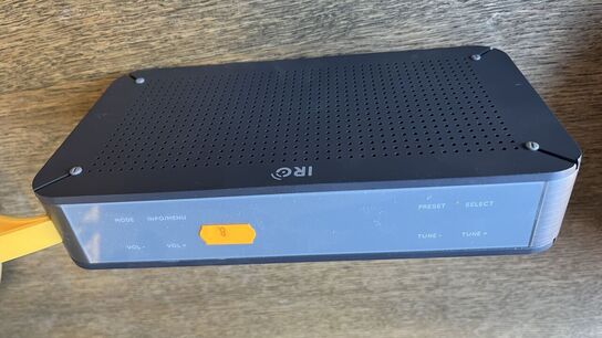 3 Vægure + DAB Radio