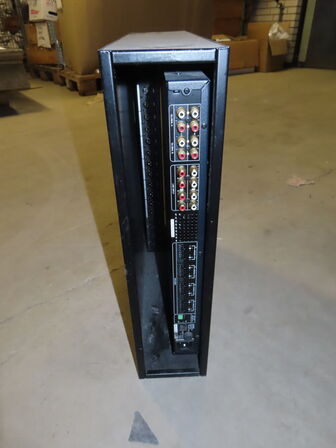 Rack med forstærker og mixer BEHRINGER