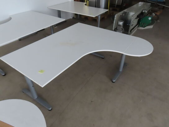 Skrivebord 160x150/80 (højdejusterbar)