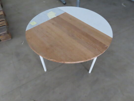 Sofabord i Marmor og træ - Ø80cm.