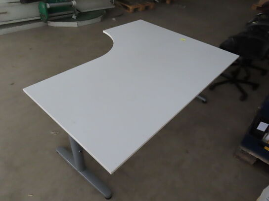 Skrivebord 160x120/80 (højdejusterbar)