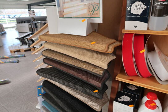 Stativ med div. Trappetæpper