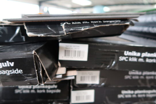 15 pakker gulvplanker UNIKA Plankegulv SPC Klik m. kort bagside