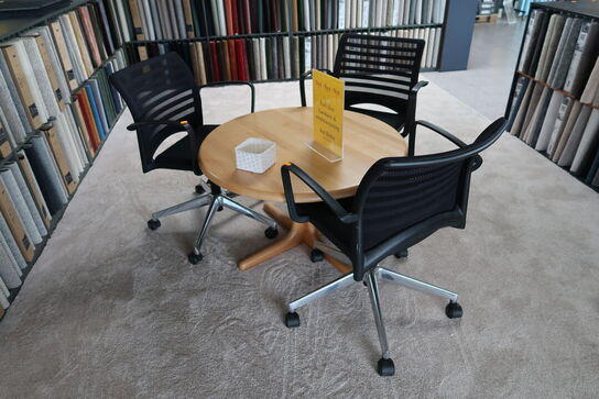 Bord med 3 stk. stole