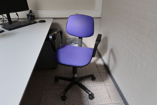 El. hæve/sænke skrivebord uden indhold samt skuffemodul og kontorstol